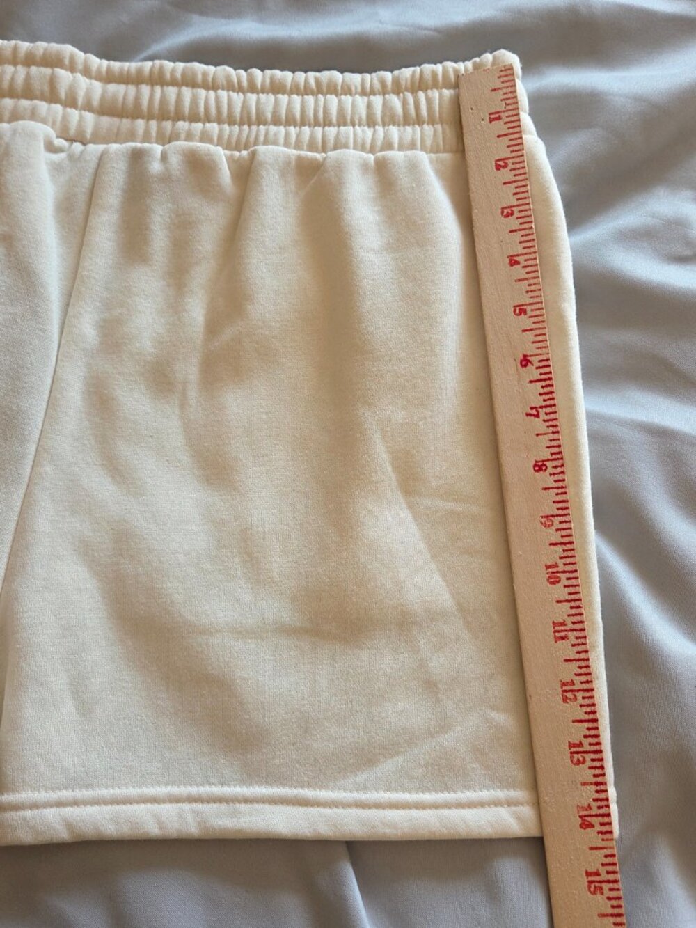 Women's XL Fleece Shorts Popular Well-Know Beagle Character - Picture 4 of 7